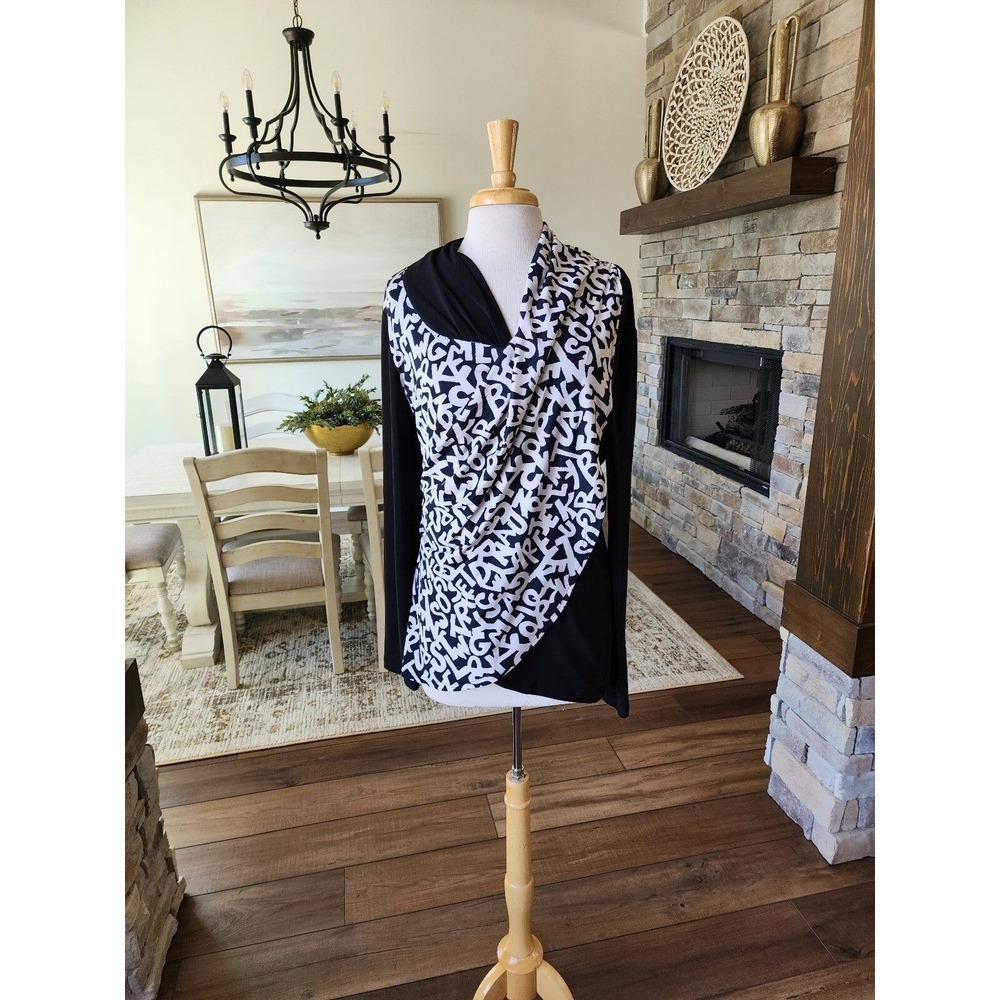 Tango Mango Graffiti Abstract Artsy Boutique Wrap Top Retail $89